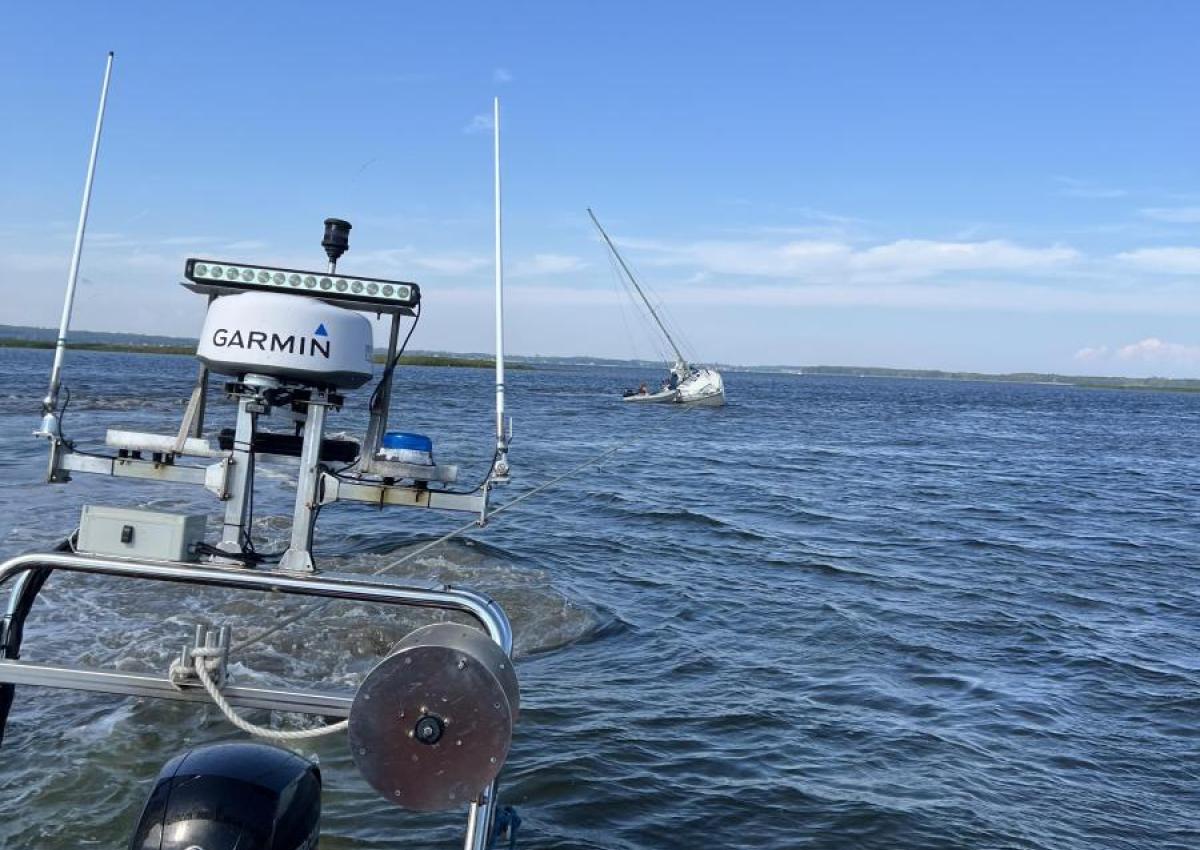 Fritrækning af to lokale sejlere ved renden til Præstø havn