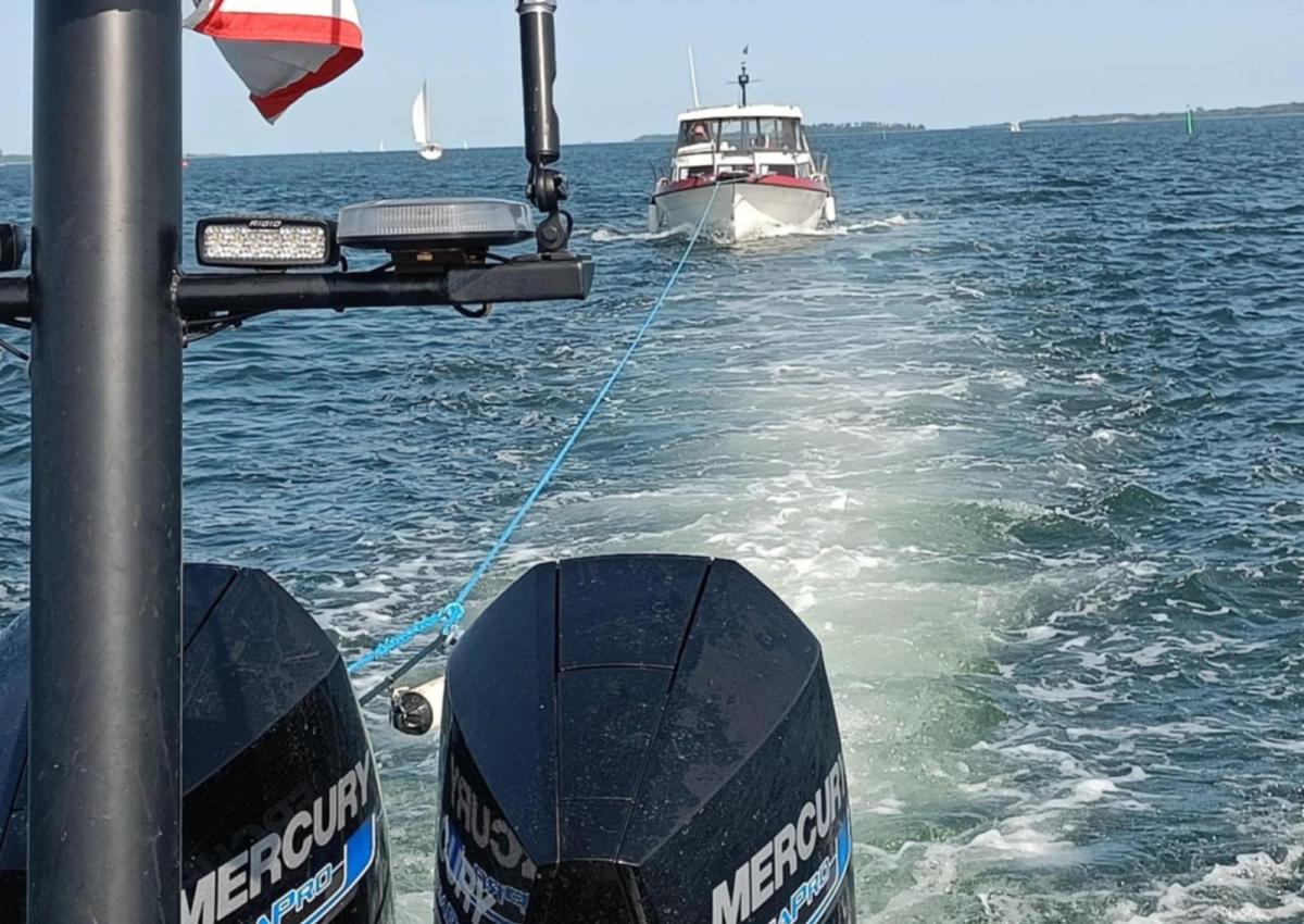 Motorbåd med overhedet motor
