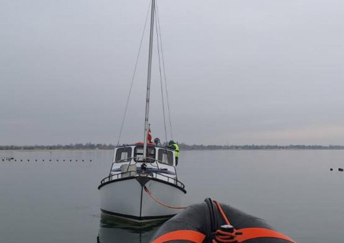 Båden blev hjulpet i havn