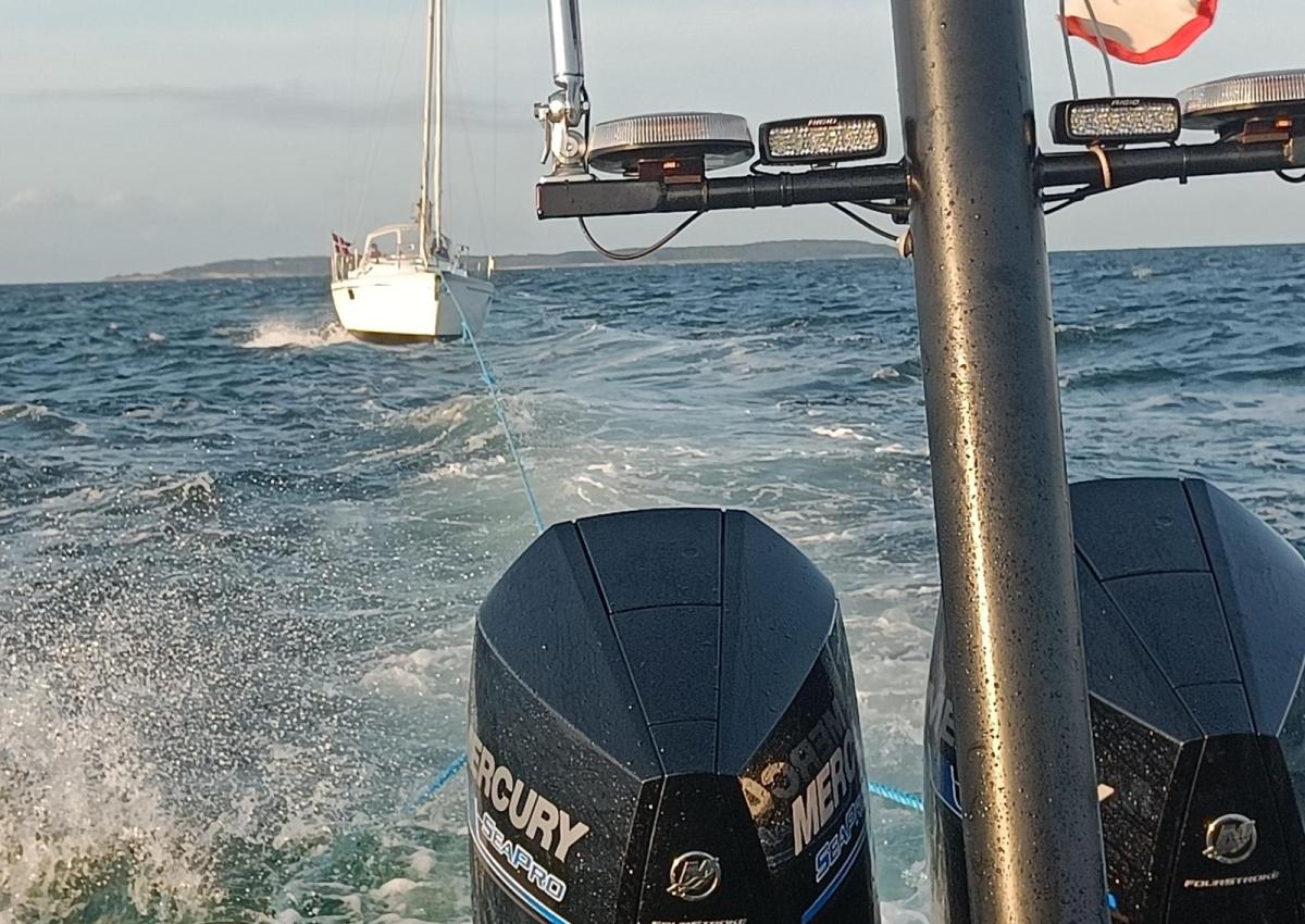 Sejlbåd med diesel pest