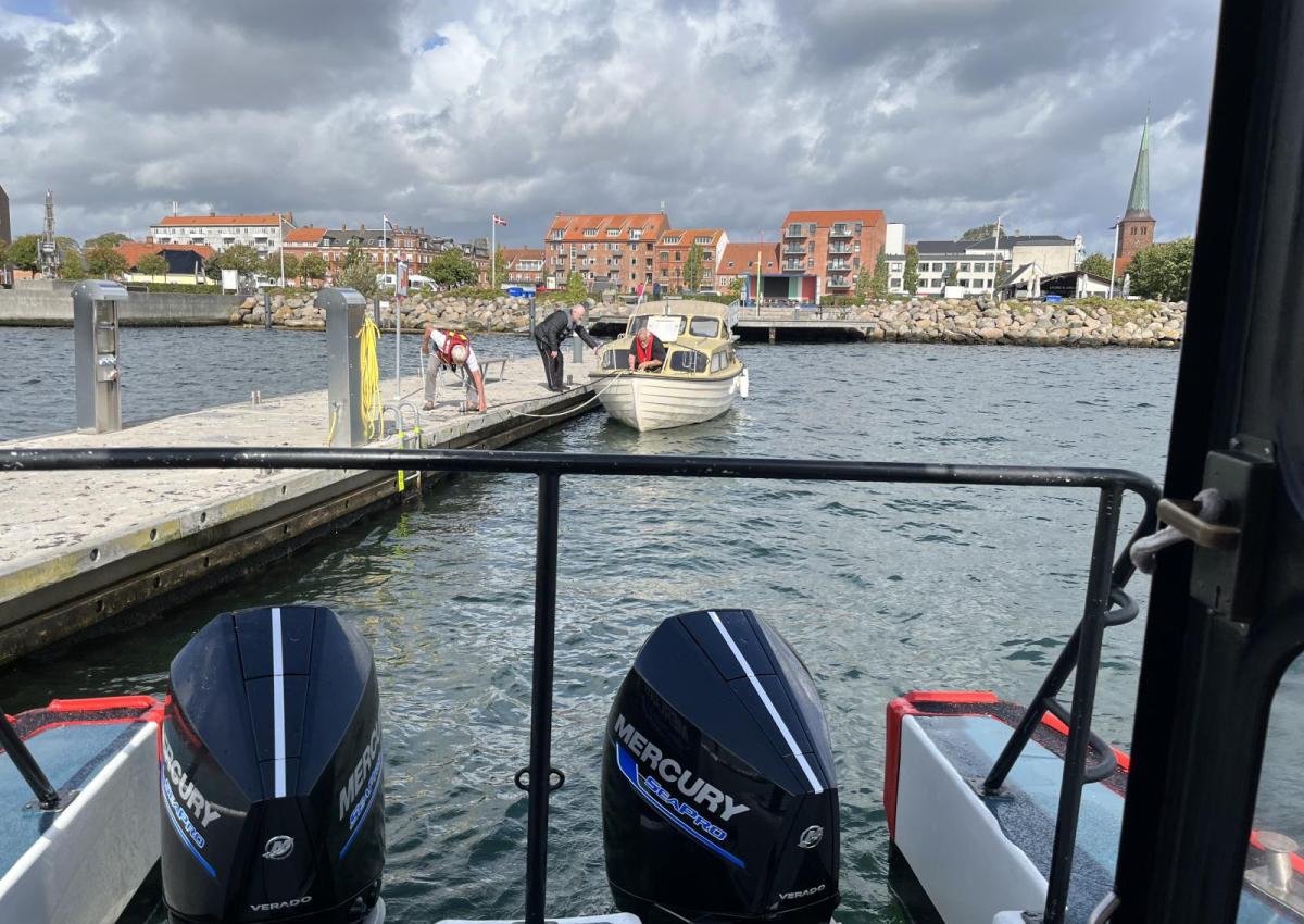 Motorbåd lagt til kaj i Nyborg