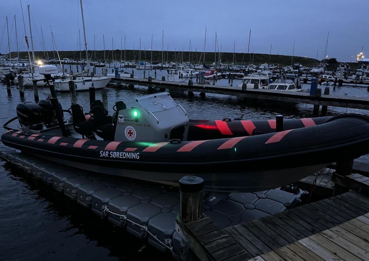 Båd uden brændstof - virkelig dårligt vejr 12-14 m/sek
