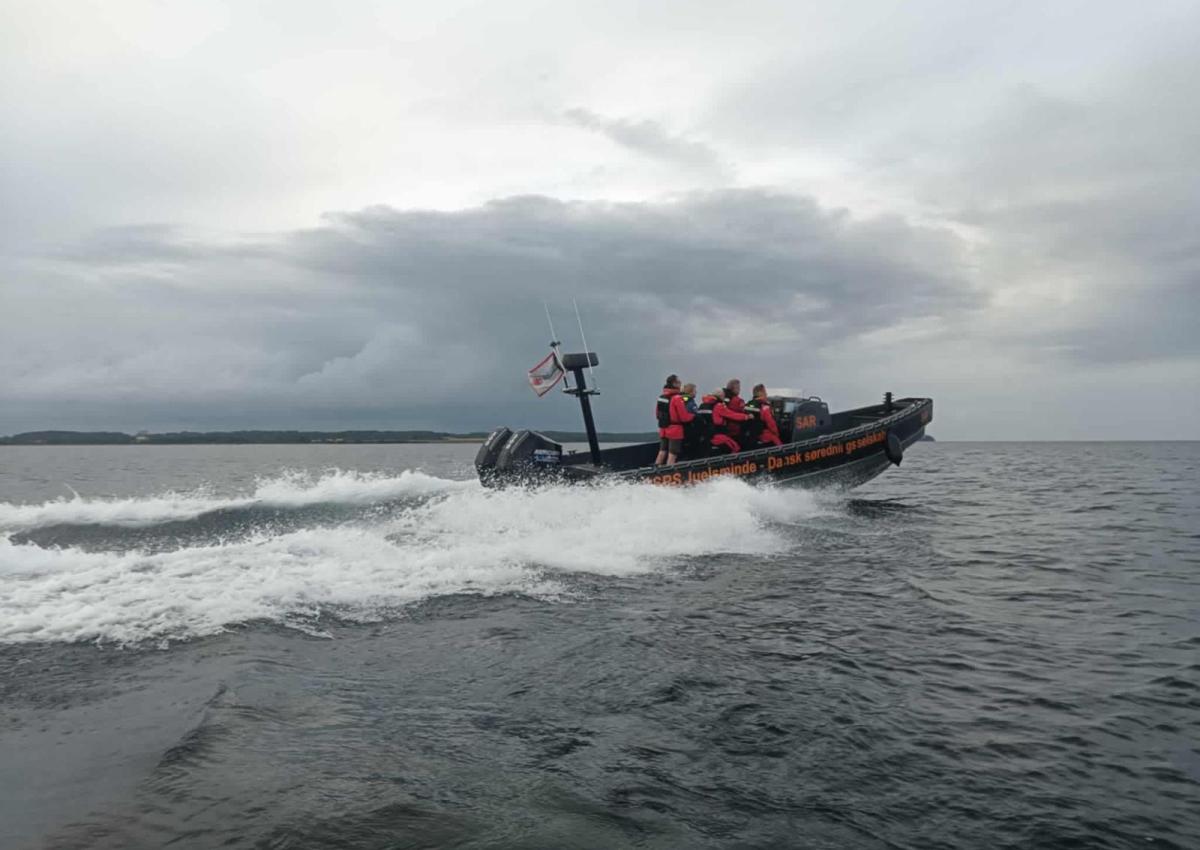 25 fods motorbåd på grund nær Skærbæk Havn
