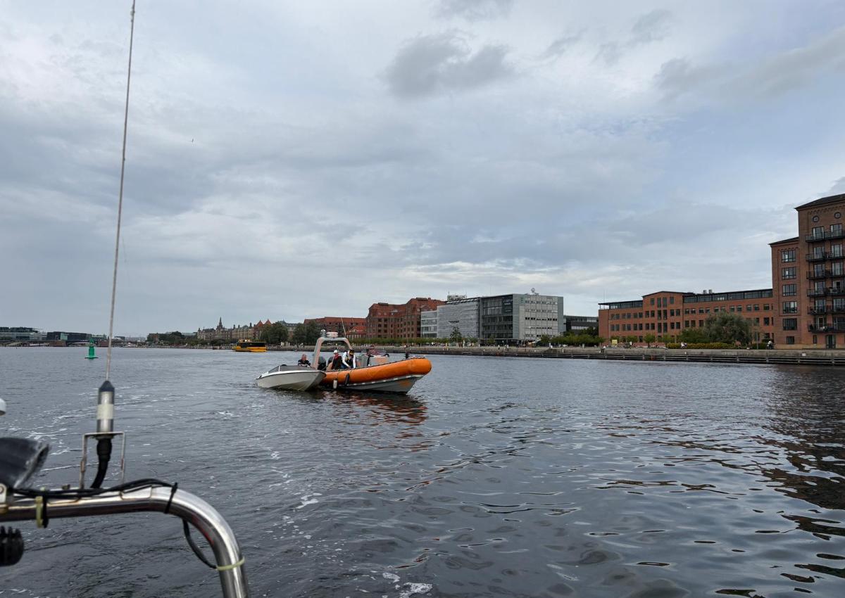 Slæb af motorbåd