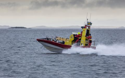 Ny 8 meter fast rescue båd til dsrs