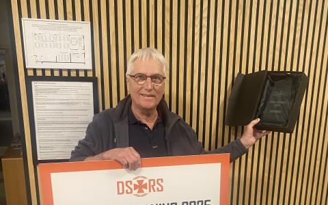 Jens Hjorth modtag prisen på vegne af statonen