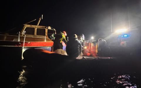 Evakuering fra grundstødt motorbåd