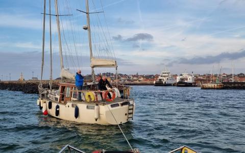 Nautucat 38 på grund ved Hundested