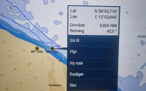 Grundstødt sejlbåd ved Tisvildeleje