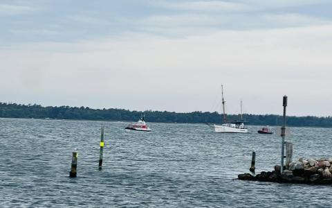 Ombygget fiskekutter 40 fods røg i uvejr Og besætningen var blevet dårlige