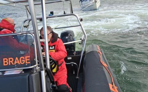Tysk Sejlbåd 1.60 meter dybgang på grund på 1.40 meter vand
