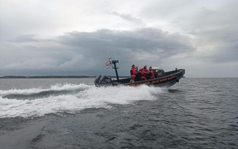 23 fods motorbåd med motorstop