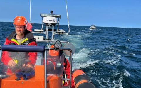 Rescue Liv bugserer i Østersøen