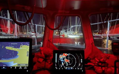Rescue Heimdal cockpit om natten