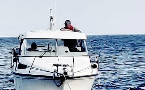 Nimbus 27 fods motorbåd med overophedet motor