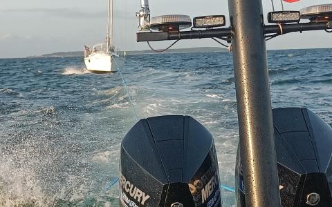 Sejlbåd med diesel pest