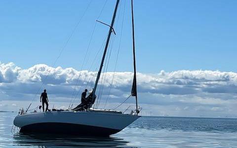 42ft sejlbåd på grund